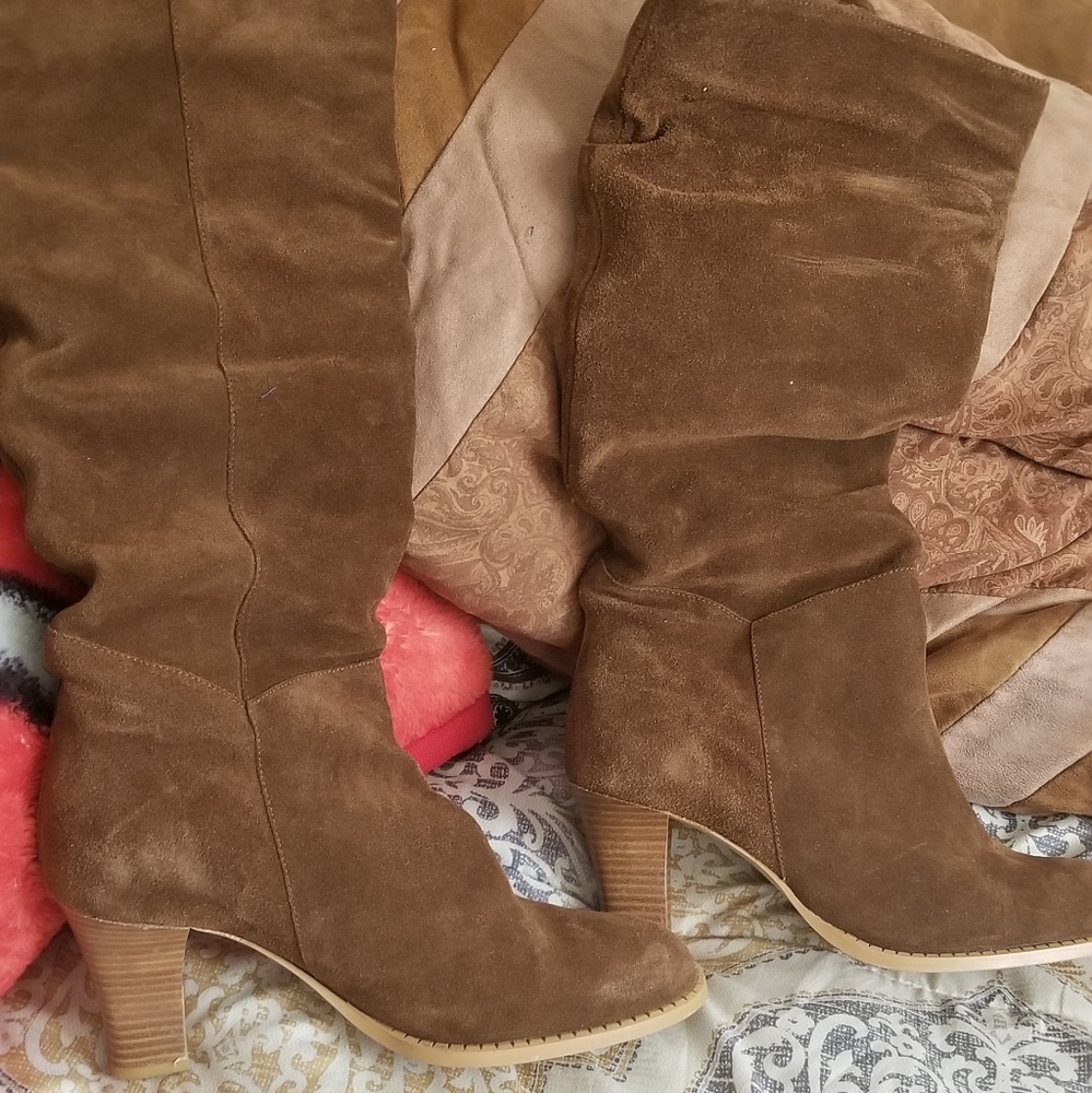 Brown suede boots.